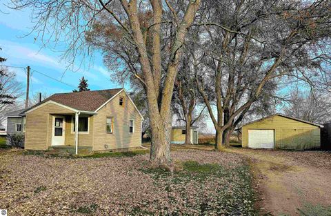 Photo of 6776 N Pingree Road, Elwell, MI 48832 (MLS # 1940709)