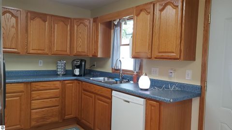 Tiny photo for 304 N Adams, Mt Pleasant, MI 48858 (MLS # 1939375)