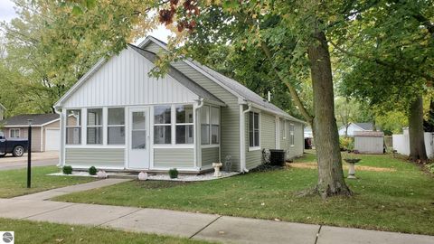 Tiny photo for 304 N Adams, Mt Pleasant, MI 48858 (MLS # 1939375)