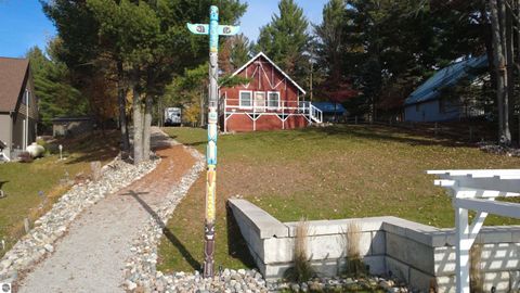 Tiny photo for 1820 N Ogemaw Trail, West Branch, MI 48661 (MLS # 1939954)