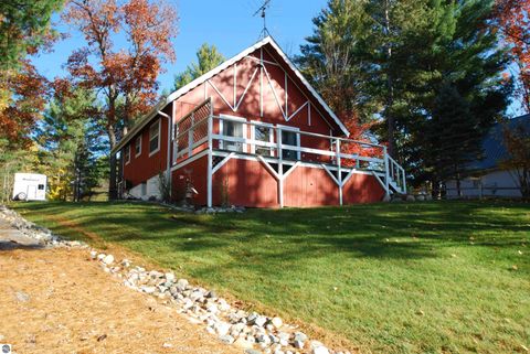 Photo of 1820 N Ogemaw Trail, West Branch, MI 48661 (MLS # 1939954) Photo of 1820 N Ogemaw Trail, West Branch, MI 48661 (MLS # 1939954)