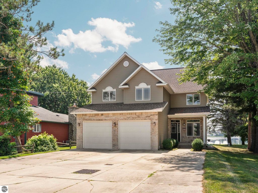 Photo of 7039 W White Birch Avenue, Lake City, MI 49651 (MLS # 1937636)