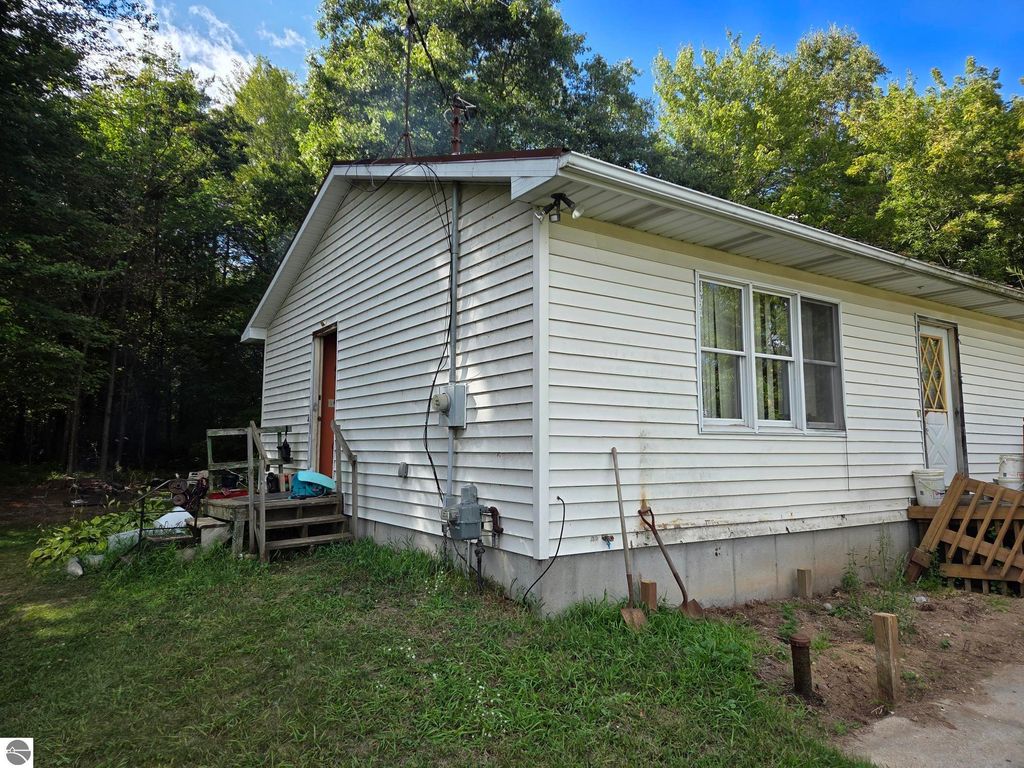 Photo of 13071 30th Avenue, Remus, MI 49340 (MLS # 1938382)