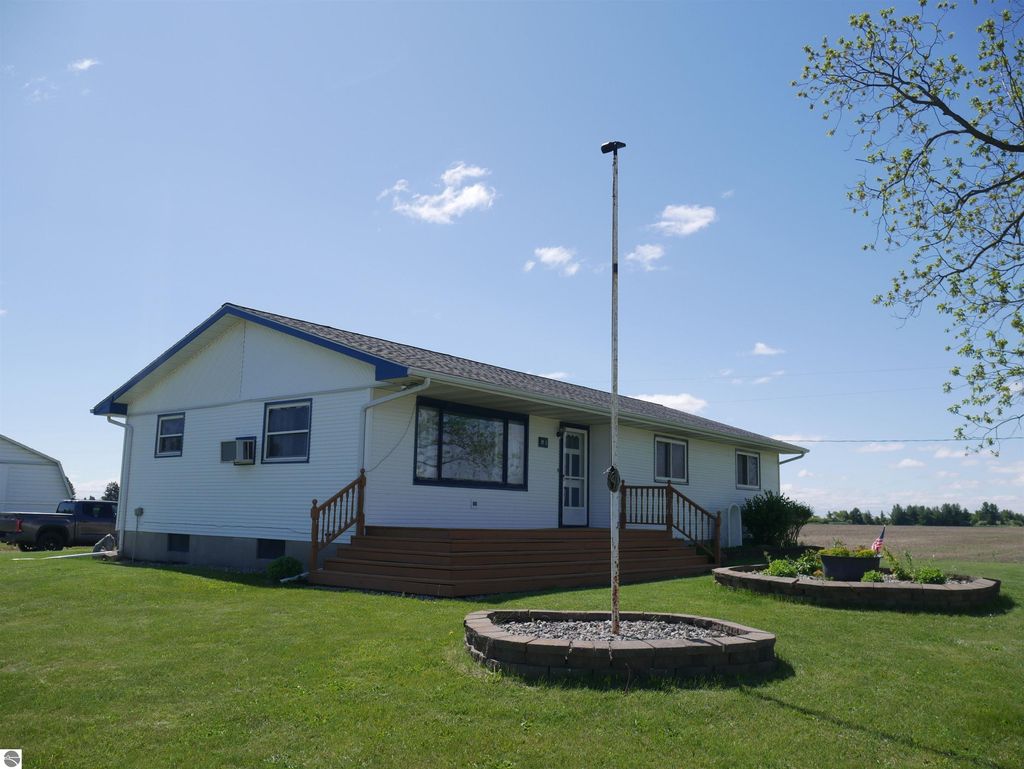 Photo of 1992 N 7 Mile Road, Pinconning, MI 48650 (MLS # 1937926)
