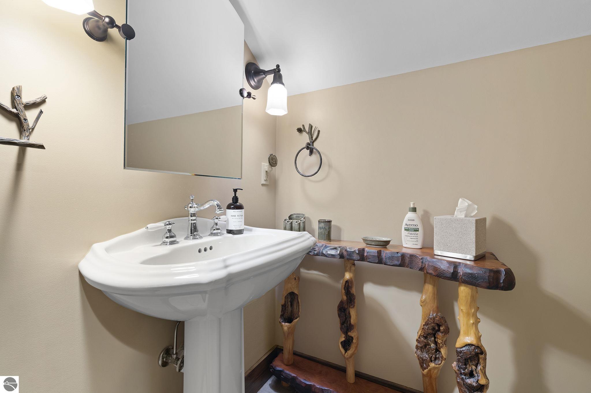 East Jordan, Michigan 49727, United States, 6 Bedrooms Bedrooms, ,6 BathroomsBathrooms,Residential,Active,181006