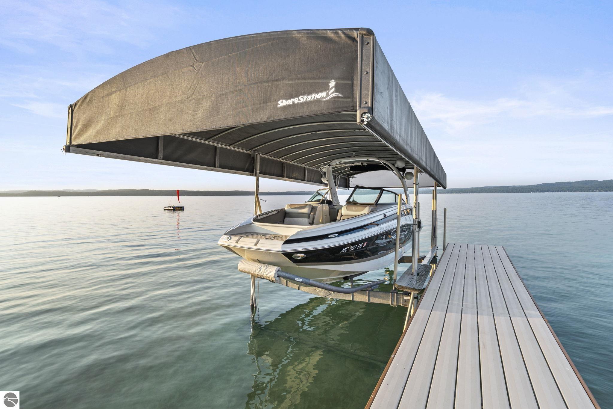 East Jordan, Michigan 49727, United States, 6 Bedrooms Bedrooms, ,6 BathroomsBathrooms,Residential,Active,181006