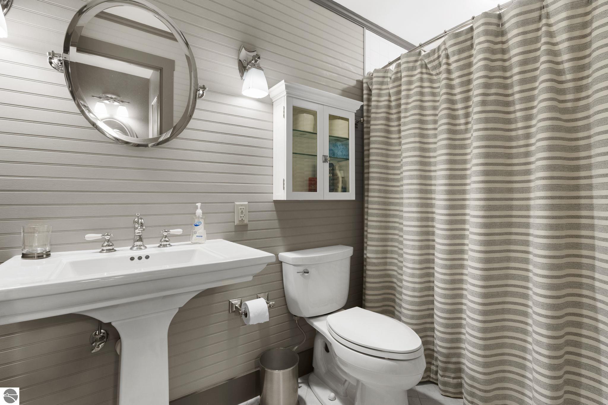 East Jordan, Michigan 49727, United States, 6 Bedrooms Bedrooms, ,6 BathroomsBathrooms,Residential,Active,181006