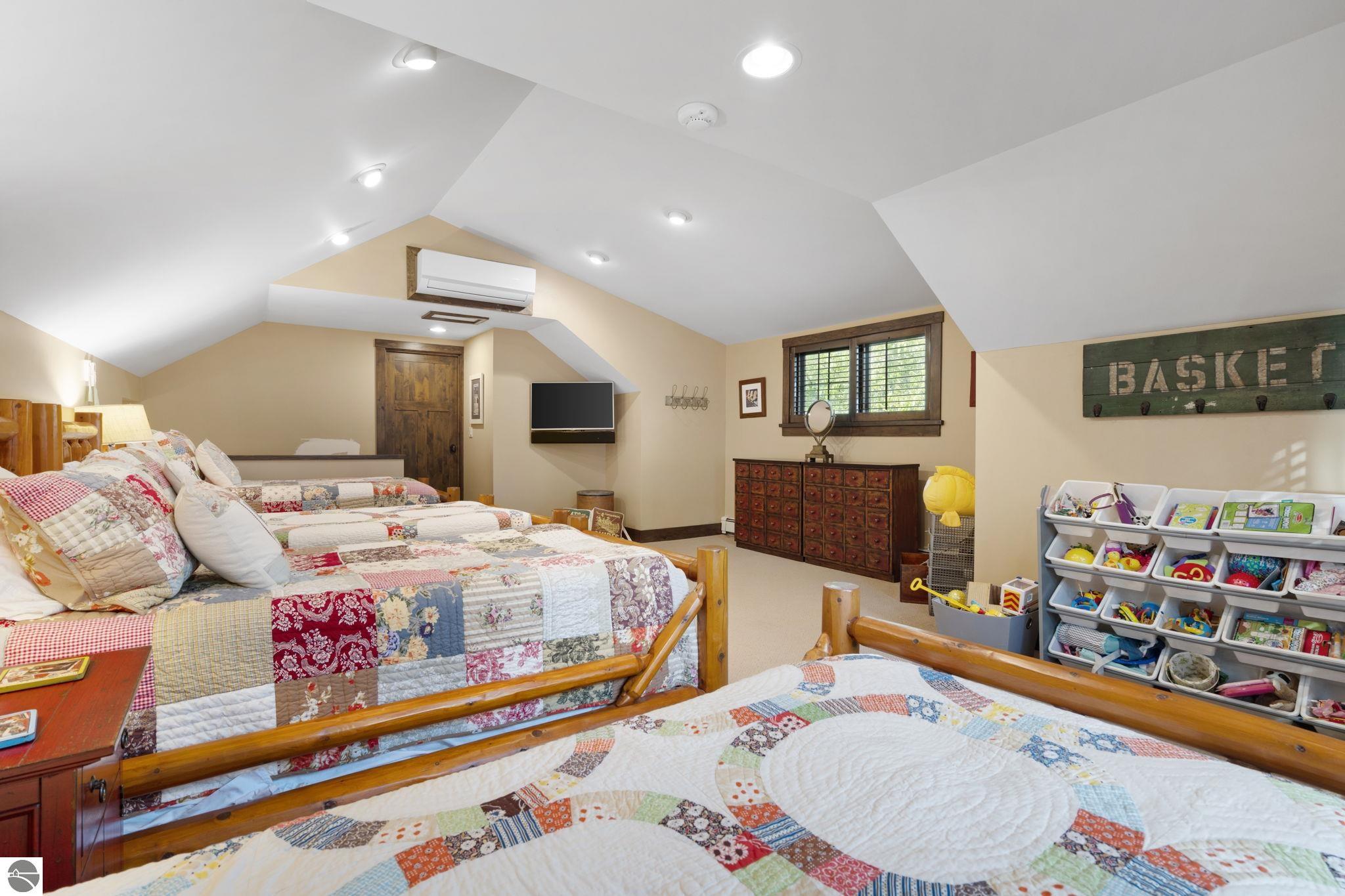 East Jordan, Michigan 49727, United States, 6 Bedrooms Bedrooms, ,6 BathroomsBathrooms,Residential,Active,181006