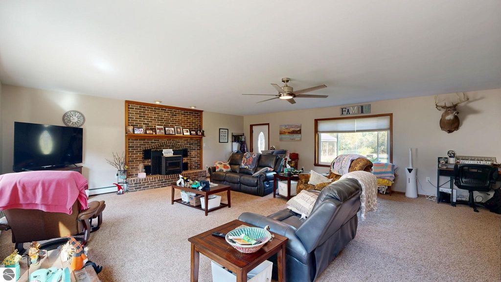 Photo of 8757 Reiss Drive, Farwell, MI 48622 (MLS # 1939164)