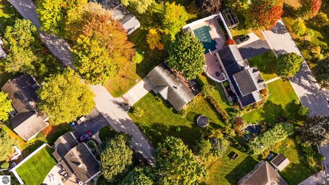 Tiny photo for 624 Eastwood Avenue, Traverse City, MI 49686 (MLS # 1939810)