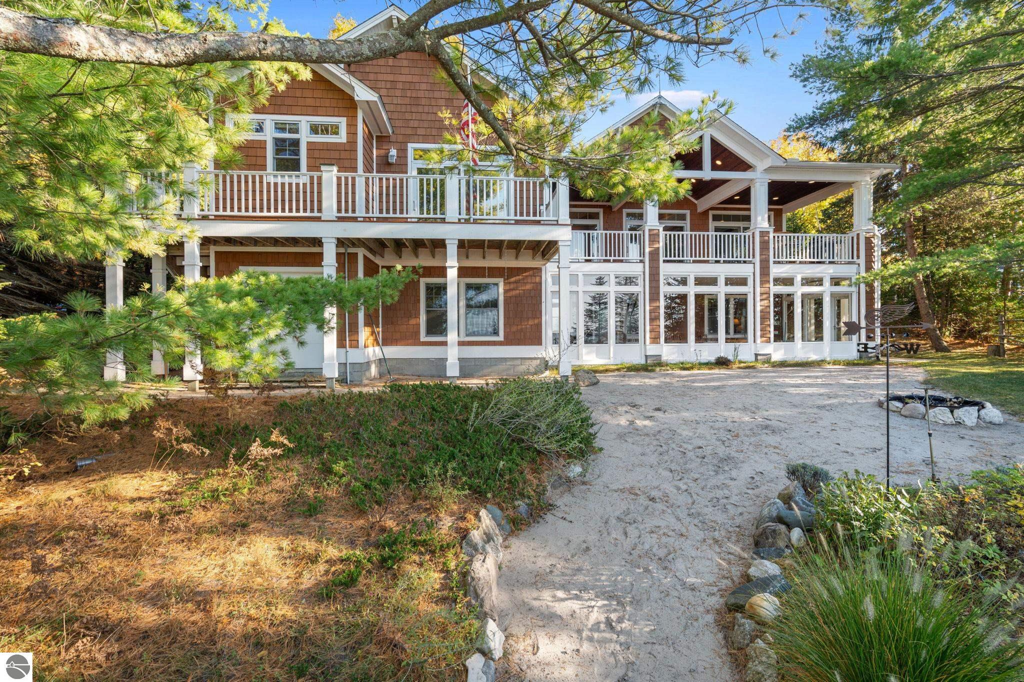 Charlevoix, Michigan 49720, United States, 4 Bedrooms Bedrooms, ,2 BathroomsBathrooms,Residential,Active,235671