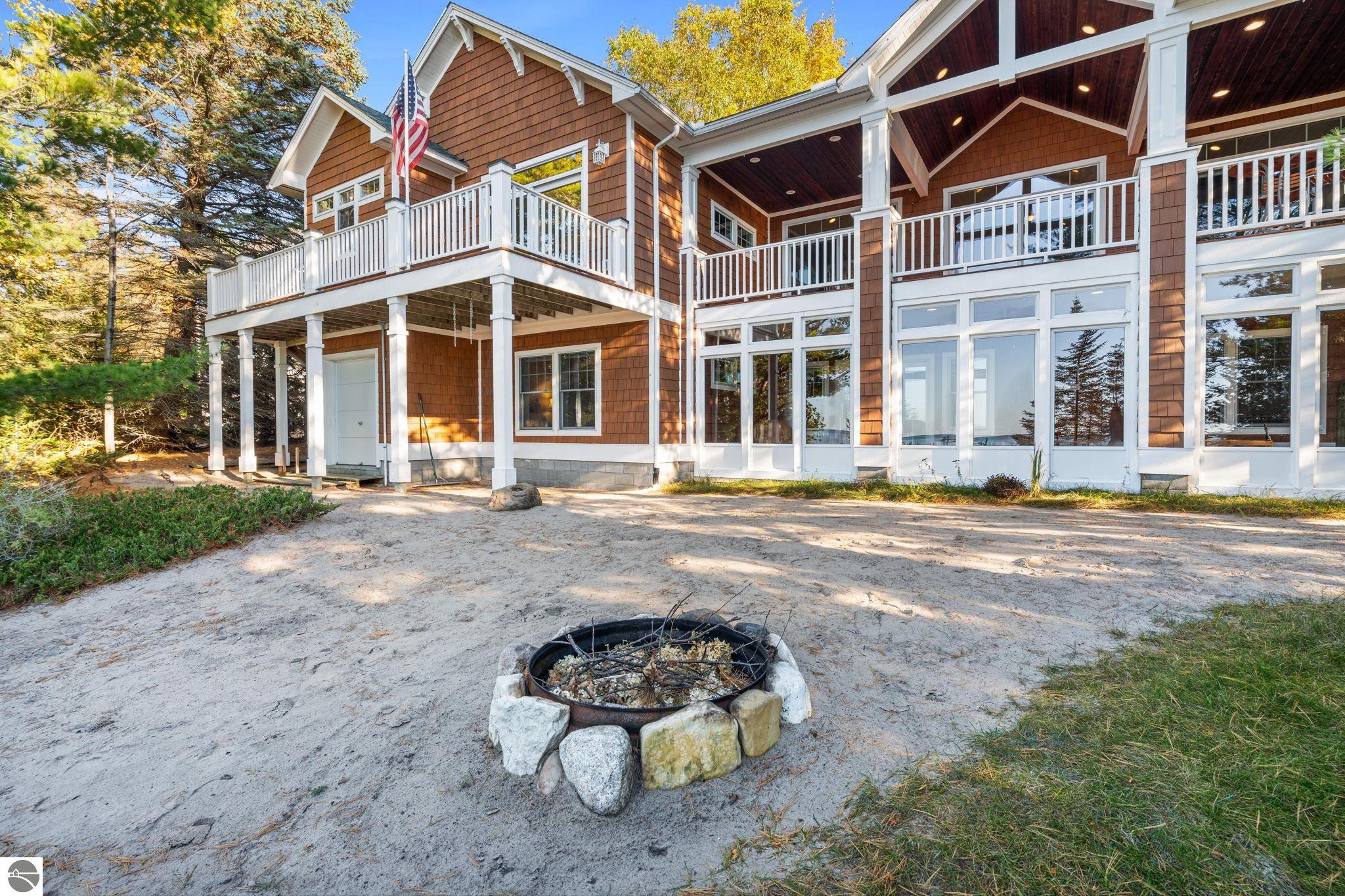 Charlevoix, Michigan 49720, United States, 4 Bedrooms Bedrooms, ,2 BathroomsBathrooms,Residential,Active,235671