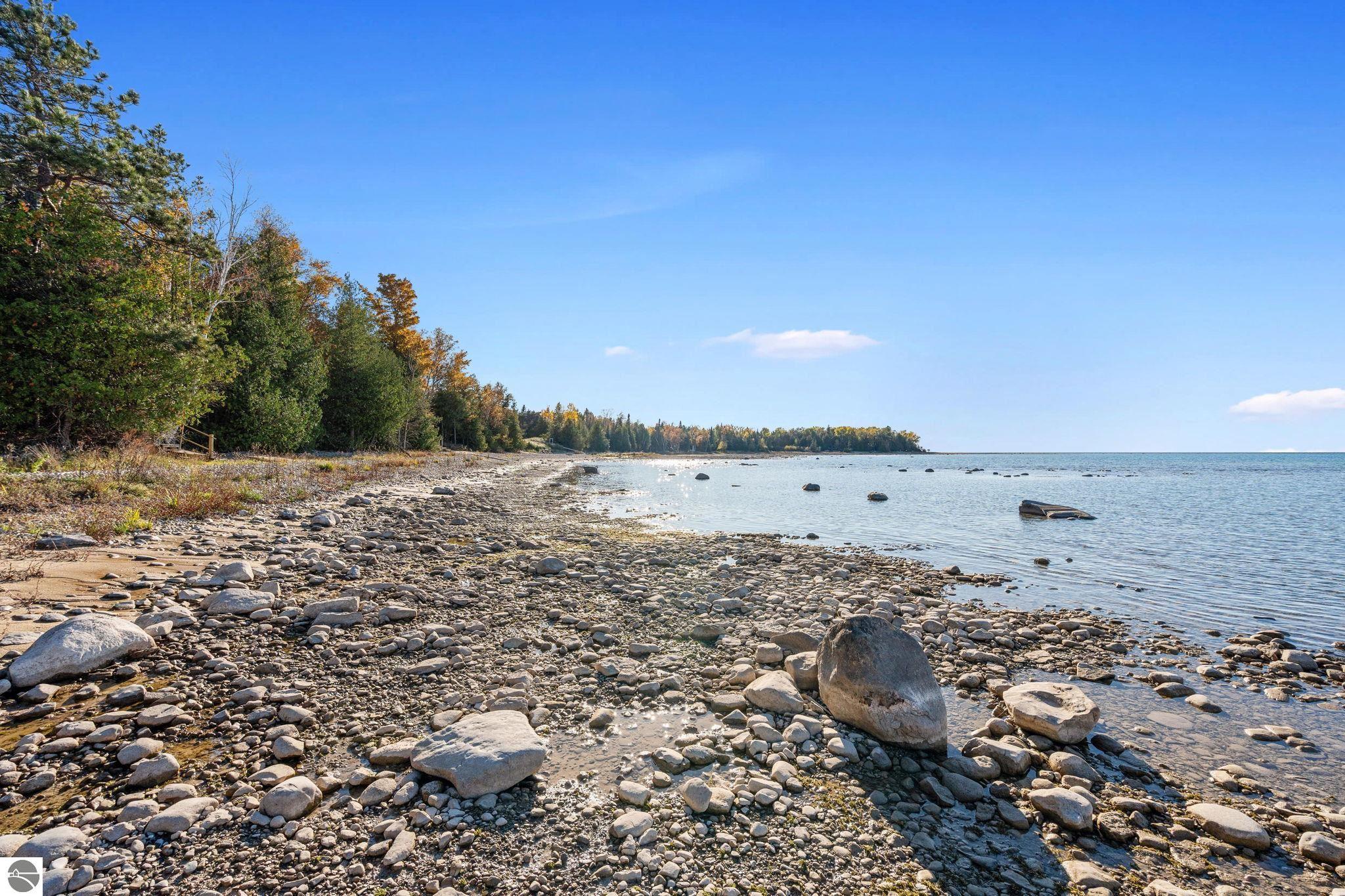 Charlevoix, Michigan 49720, United States, 4 Bedrooms Bedrooms, ,2 BathroomsBathrooms,Residential,Active,235671