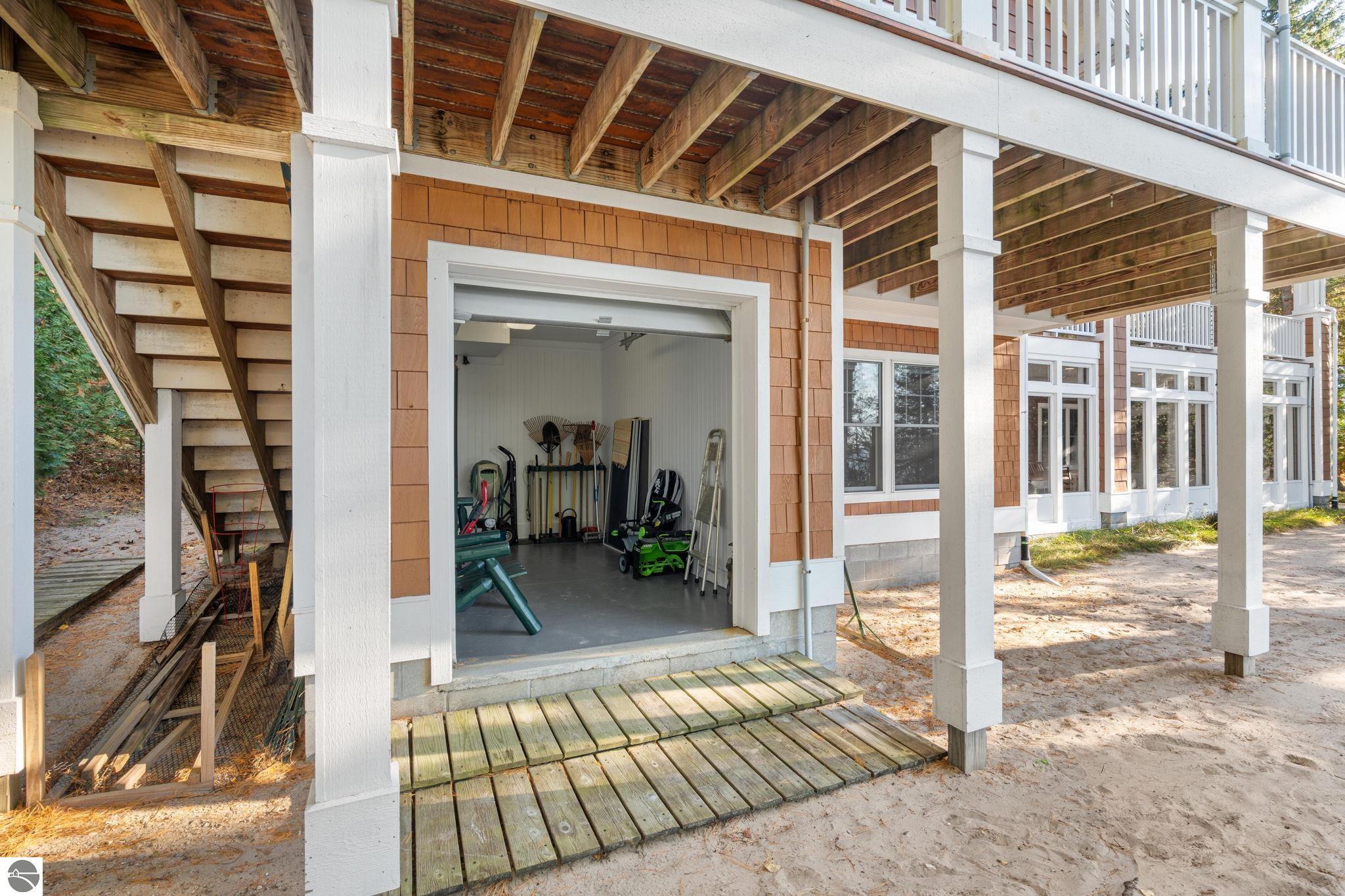 Charlevoix, Michigan 49720, United States, 4 Bedrooms Bedrooms, ,2 BathroomsBathrooms,Residential,Active,235671