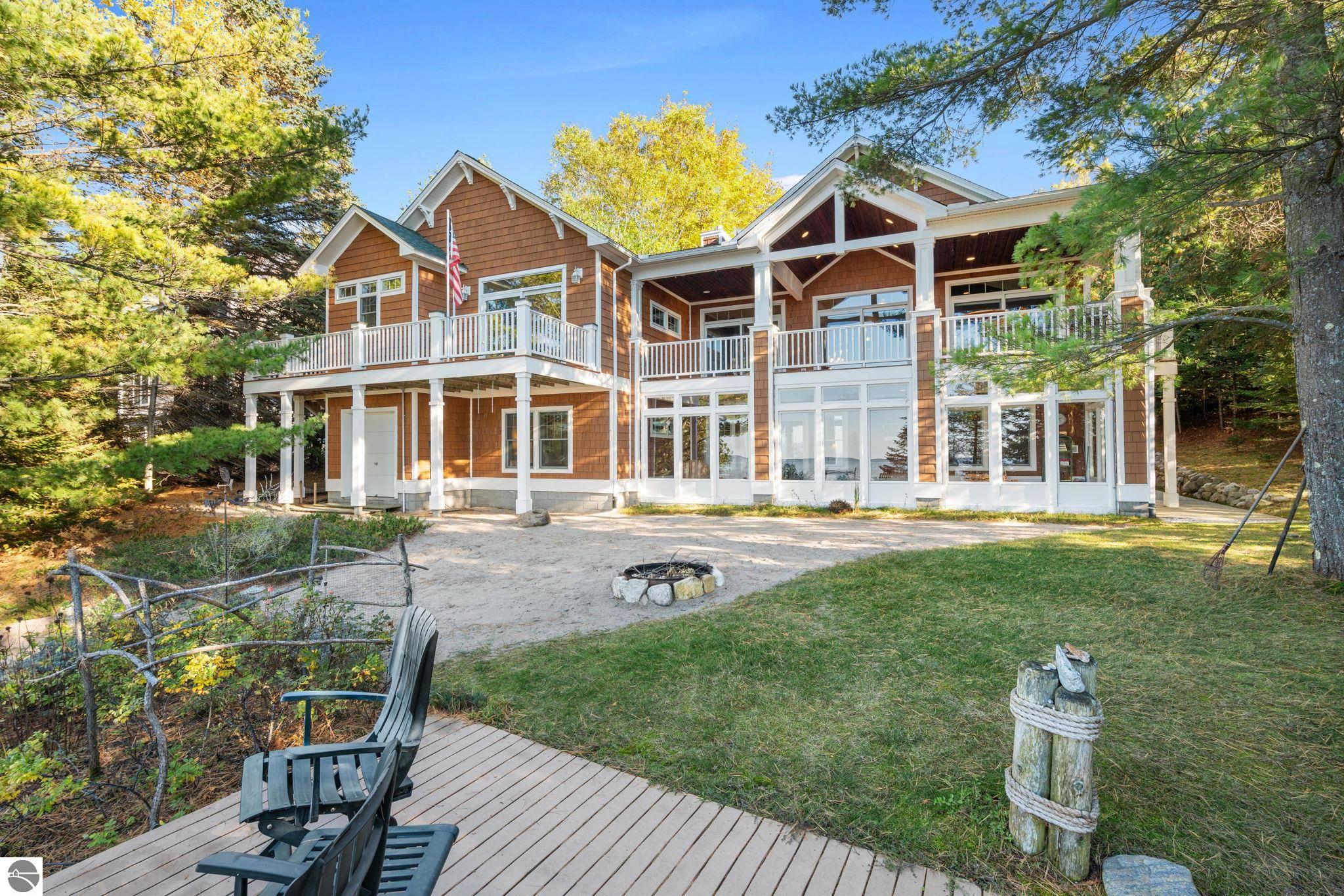 Charlevoix, Michigan 49720, United States, 4 Bedrooms Bedrooms, ,2 BathroomsBathrooms,Residential,Active,235671