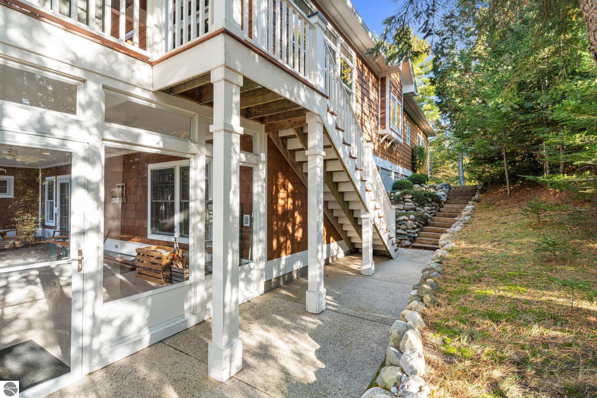 Charlevoix, Michigan 49720, United States, 4 Bedrooms Bedrooms, ,2 BathroomsBathrooms,Residential,Active,235671