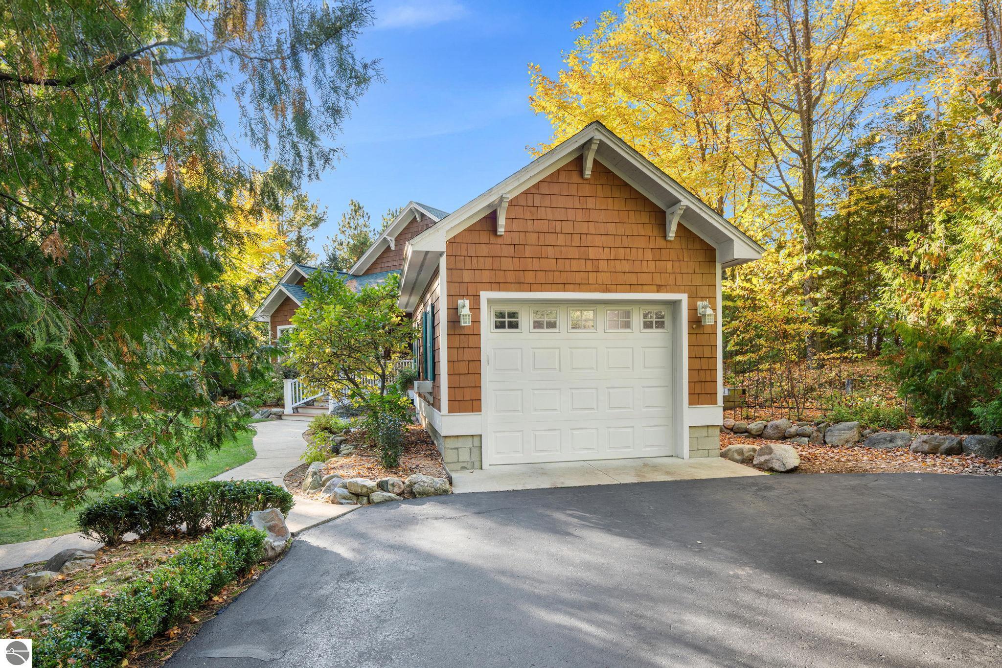 Charlevoix, Michigan 49720, United States, 4 Bedrooms Bedrooms, ,2 BathroomsBathrooms,Residential,Active,235671