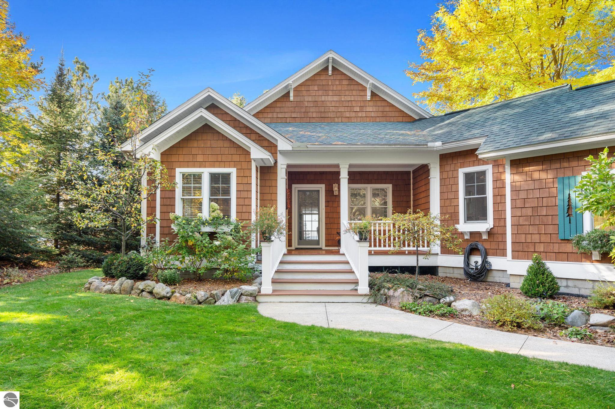 Charlevoix, Michigan 49720, United States, 4 Bedrooms Bedrooms, ,2 BathroomsBathrooms,Residential,Active,235671