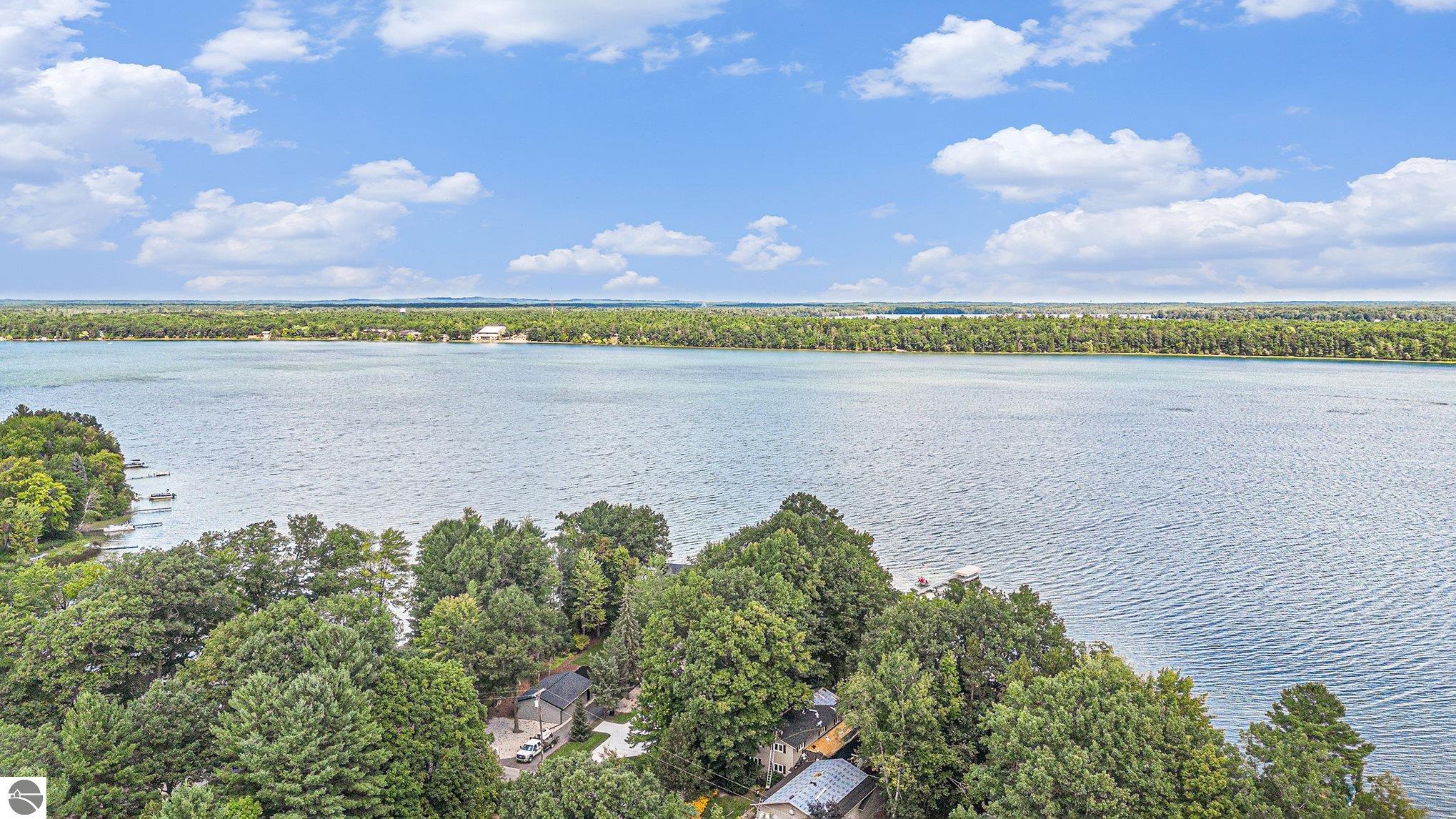 Interlochen, Michigan 49643, United States, 4 Bedrooms Bedrooms, ,2 BathroomsBathrooms,Residential,Pending,207079