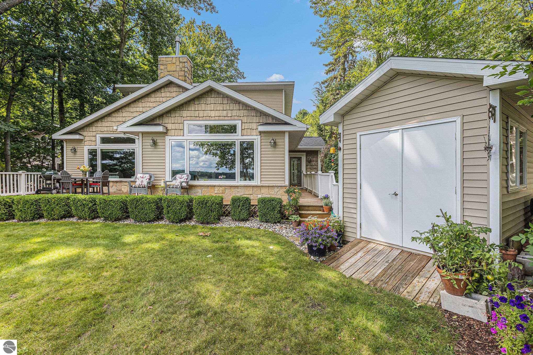 Interlochen, Michigan 49643, United States, 4 Bedrooms Bedrooms, ,2 BathroomsBathrooms,Residential,Pending,207079