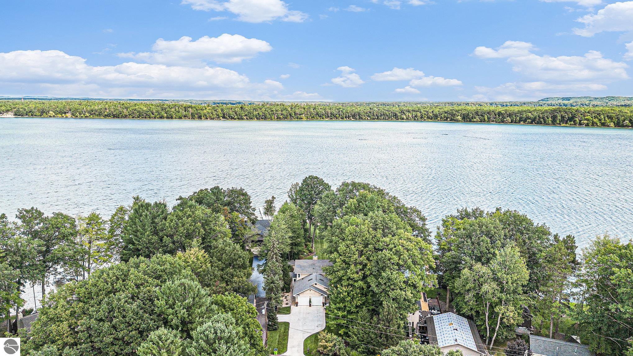 Interlochen, Michigan 49643, United States, 4 Bedrooms Bedrooms, ,2 BathroomsBathrooms,Residential,Pending,207079