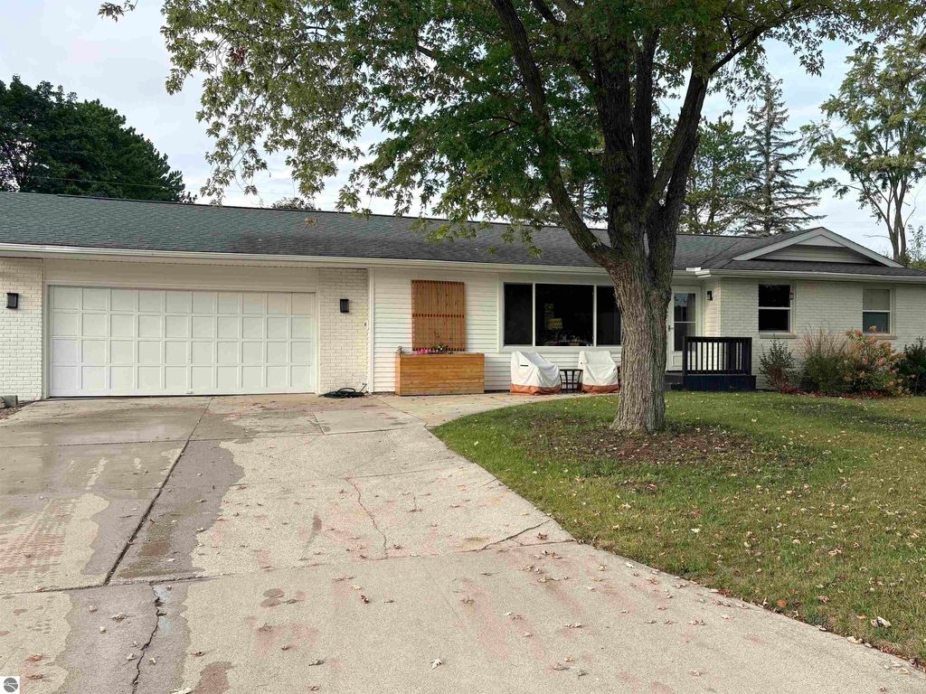 Photo of 517 Cherry, Standish, MI 48658 (MLS # 1938835)
