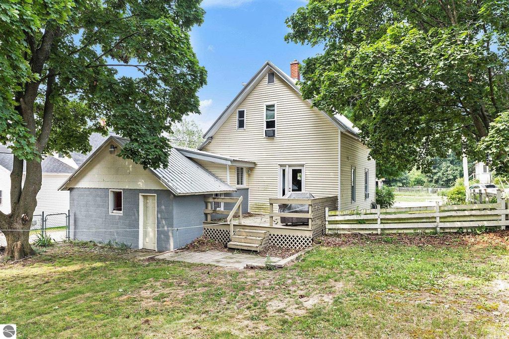 Photo of 209 S Carmel Street, Cadillac, MI 49601 (MLS # 1937092)