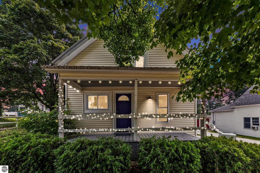 Photo of 209 S Carmel Street, Cadillac, MI 49601 (MLS # 1937092)