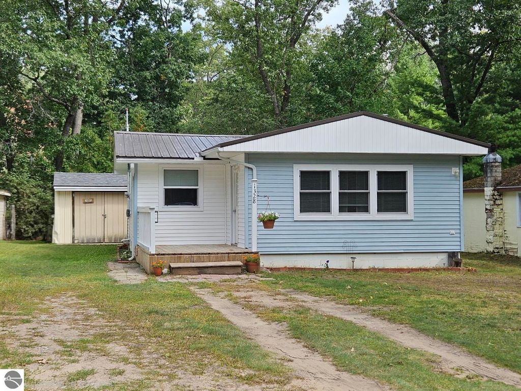 Photo of 1328 Ash Street, National City, MI 48748 (MLS # 1938492)