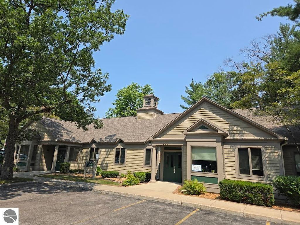 Photo of 920 S Garfield Avenue #5, 6, 7, Traverse City, MI 49686 (MLS # 1937489)