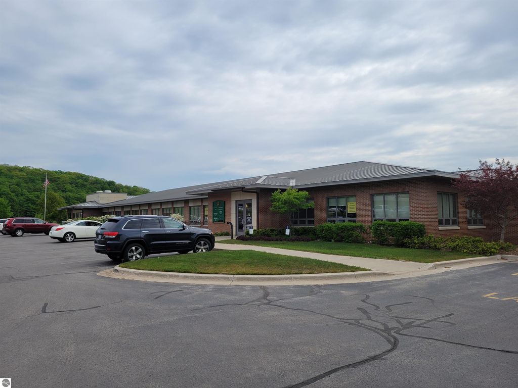 Photo of 4020 Copper View #225, Traverse City, MI 49684 (MLS # 1936818)