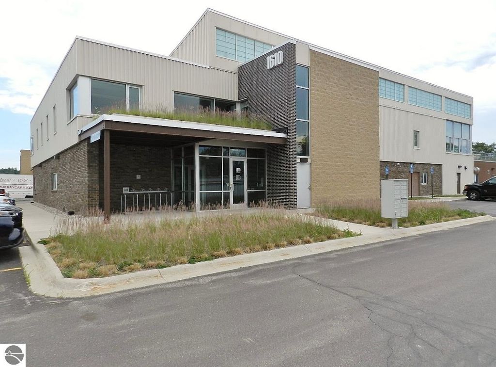 Photo of 1610 Barlow Street #101, Traverse City, MI 49686 (MLS # 1930351)