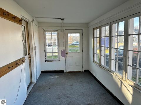 Tiny photo for 320 Euclid Avenue, Alma, MI 48801 (MLS # 1940966)