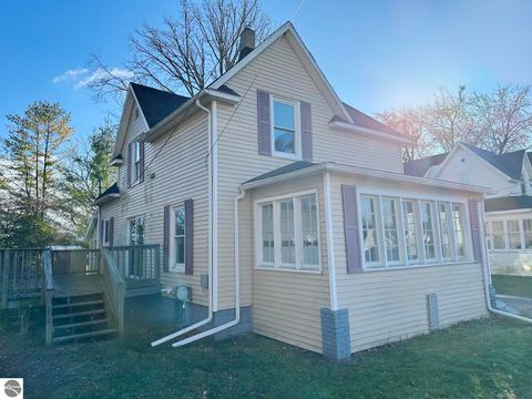 Tiny photo for 320 Euclid Avenue, Alma, MI 48801 (MLS # 1940966)