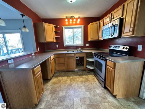 Tiny photo for 320 Euclid Avenue, Alma, MI 48801 (MLS # 1940966)