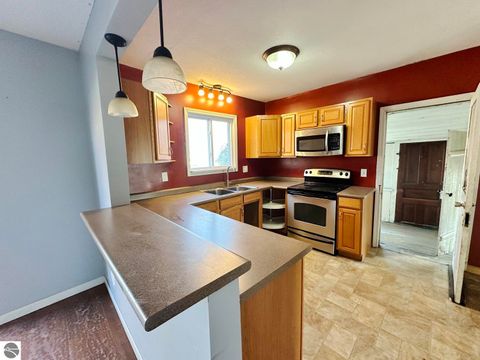 Tiny photo for 320 Euclid Avenue, Alma, MI 48801 (MLS # 1940966)