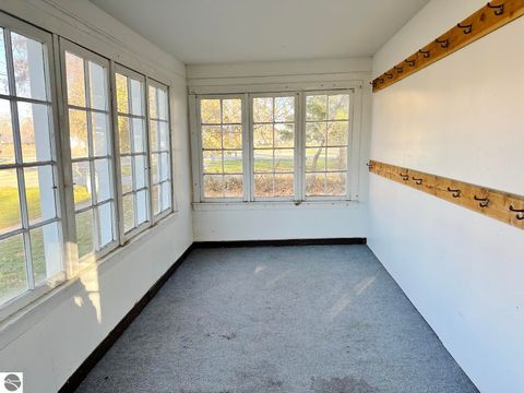 Tiny photo for 320 Euclid Avenue, Alma, MI 48801 (MLS # 1940966)