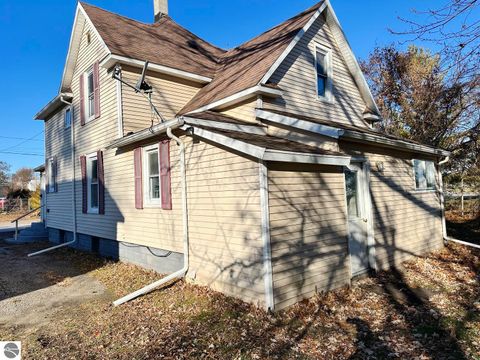 Tiny photo for 320 Euclid Avenue, Alma, MI 48801 (MLS # 1940966)