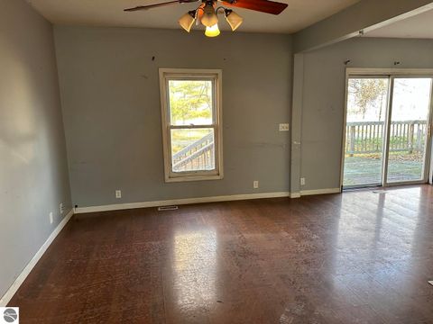 Tiny photo for 320 Euclid Avenue, Alma, MI 48801 (MLS # 1940966)