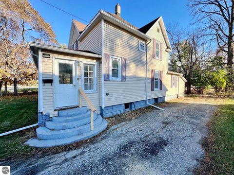 Tiny photo for 320 Euclid Avenue, Alma, MI 48801 (MLS # 1940966)