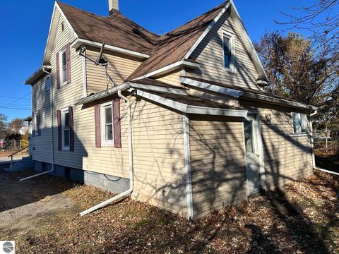 Tiny photo for 320 Euclid Avenue, Alma, MI 48801 (MLS # 1940966)