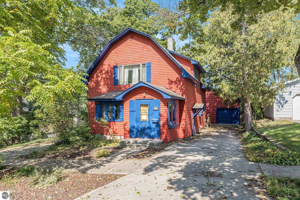 Photo of 211 E Division Street, Cadillac, MI 49601 (MLS # 1938885)