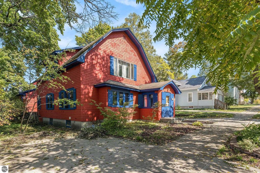 Photo of 211 E Division Street, Cadillac, MI 49601 (MLS # 1938885)