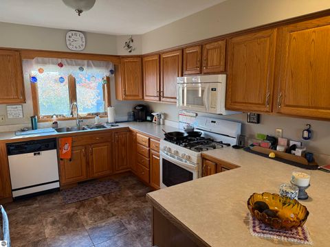 Tiny photo for 210 Cresthaven Lane, Mt Pleasant, MI 48858 (MLS # 1940057)