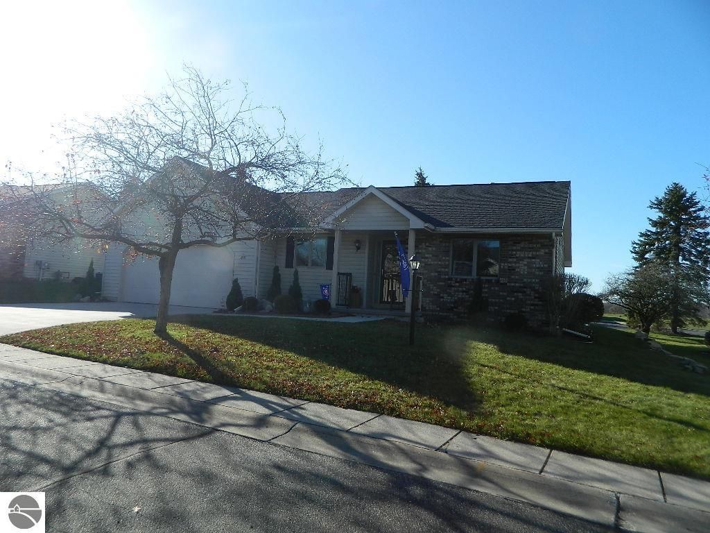 Photo of 210 Cresthaven Lane, Mt Pleasant, MI 48858 (MLS # 1940057)