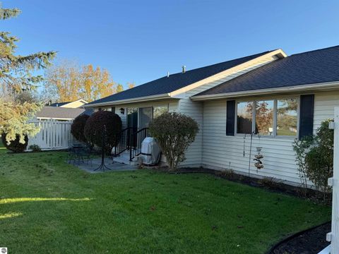 Tiny photo for 210 Cresthaven Lane, Mt Pleasant, MI 48858 (MLS # 1940057)