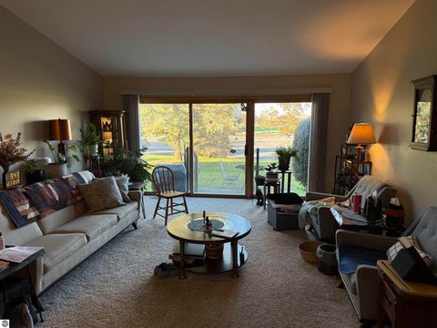 Tiny photo for 210 Cresthaven Lane, Mt Pleasant, MI 48858 (MLS # 1940057)