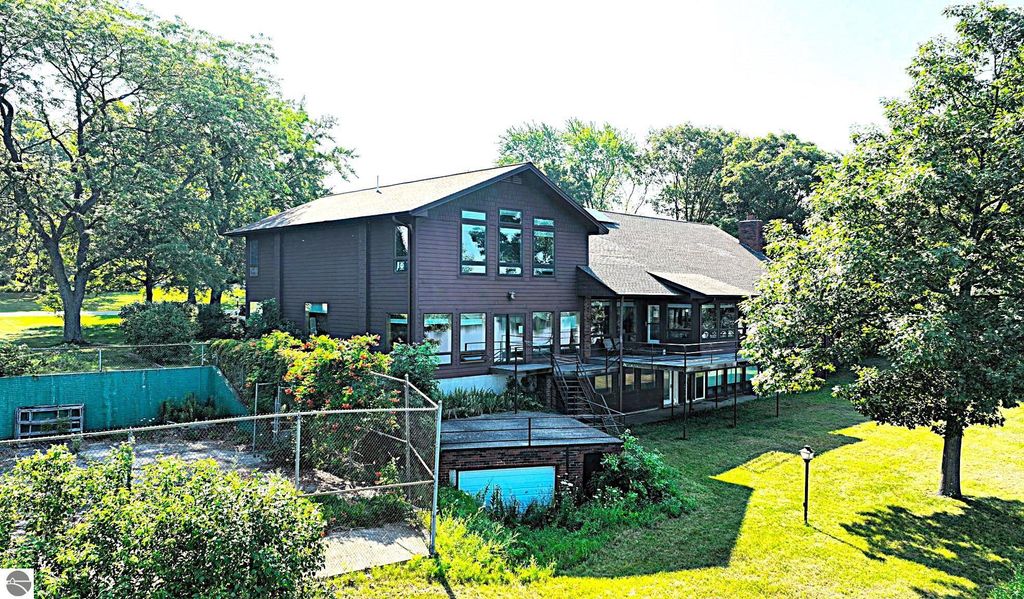 Photo of 1084 Clubhouse Drive, Lake Isabella, MI 48893 (MLS # 1936882)