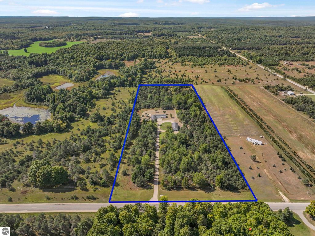 Photo of 9771 N Wilson Road, Lake City, MI 49651 (MLS # 1938579)