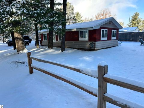 Photo of 10149 Beverly Drive, St Helen, MI 48656 (MLS # 1939927)